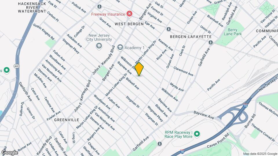154 Bayview Ave, Unit 2 Map and Location Details
