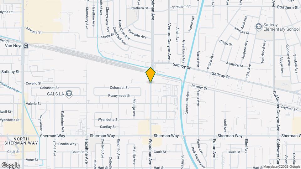 7507 Woodman Ave Map and Location Details