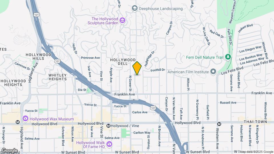 2000 N Beachwood Dr Map and Location Details