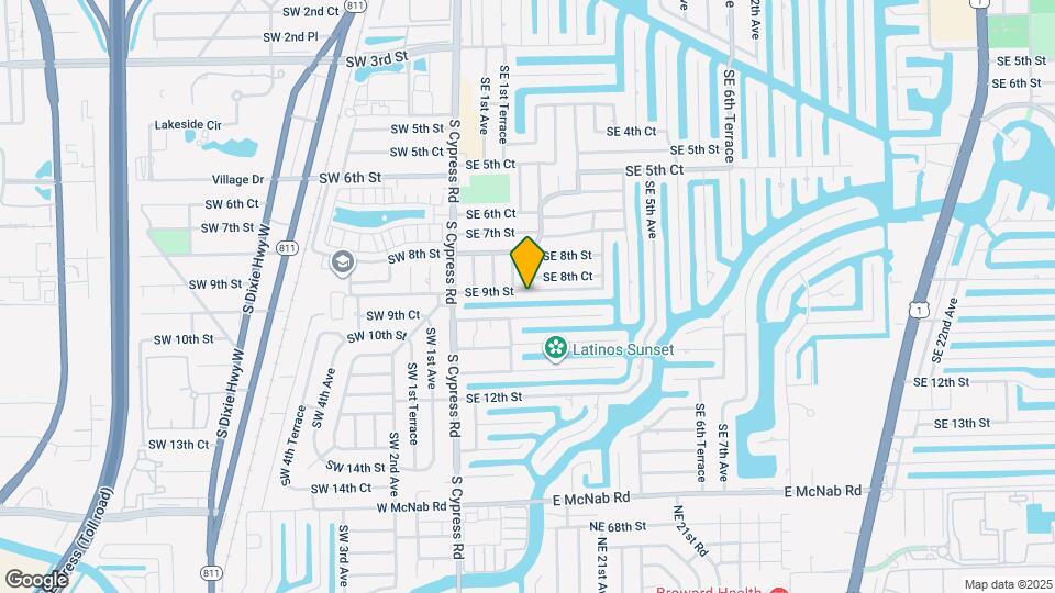 220 SE 9th St Map and Location Details