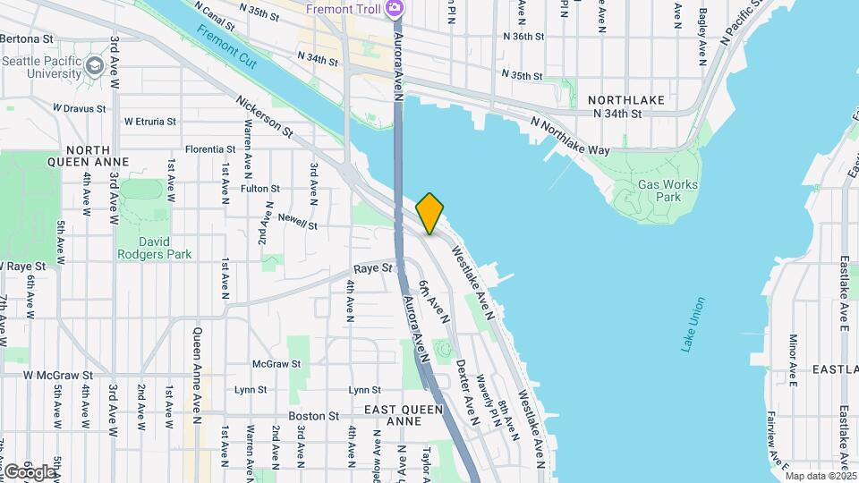 2562 Dexter Ave N Map and Location Details