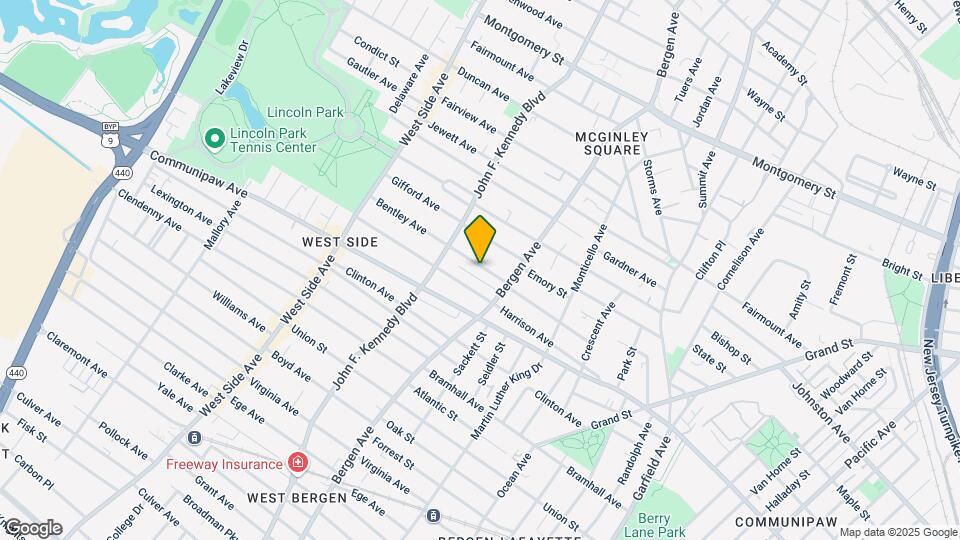 25 Bentley Ave, Unit Furnished 1 BDRM APT Map and Location Details