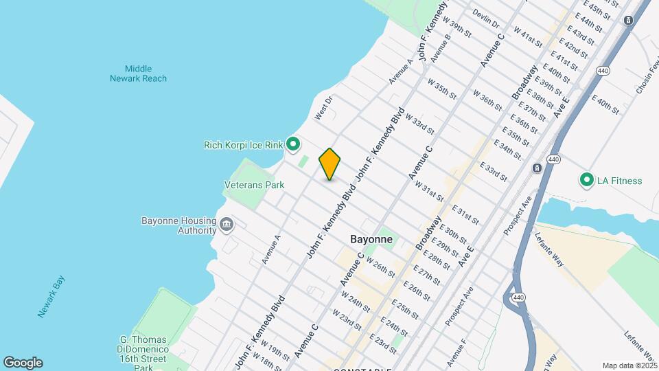 133 W 28th St Map and Location Details