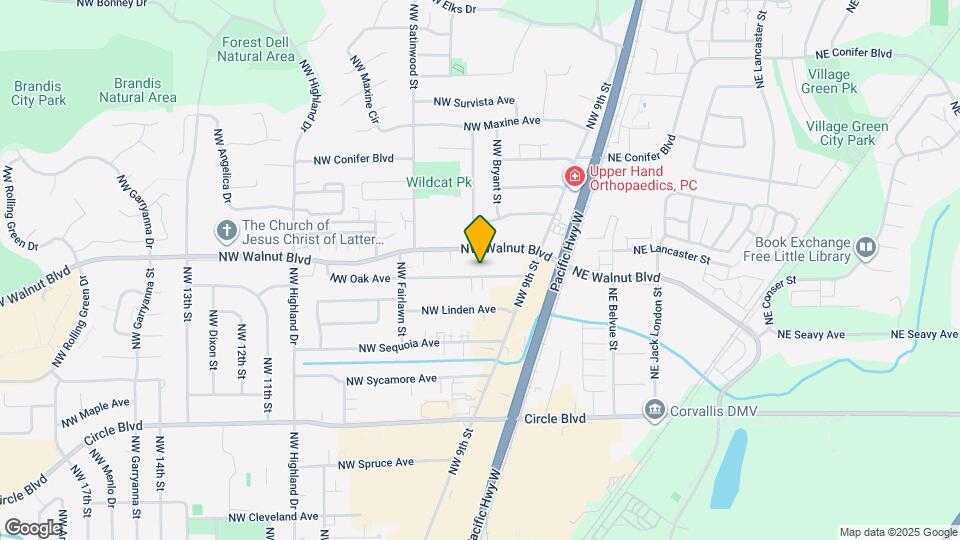 585 NW Oak Ave Map and Location Details