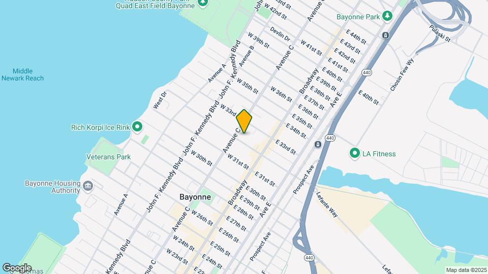43-45-45 W 32nd St Mapa y Detalles de la Ubicación