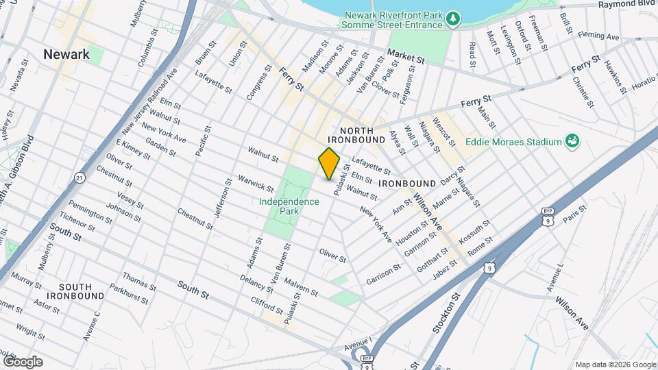 372 Walnut St, Unit B Map and Location Details