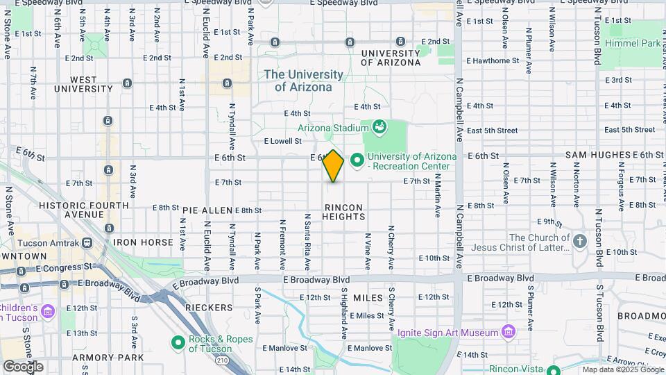 1322 E 7th St Map and Location Details