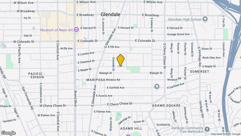 624 E Maple St Map and Location Details