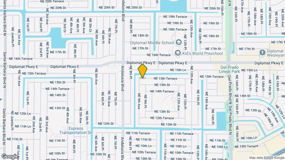 905 NE 15th St Map and Location Details