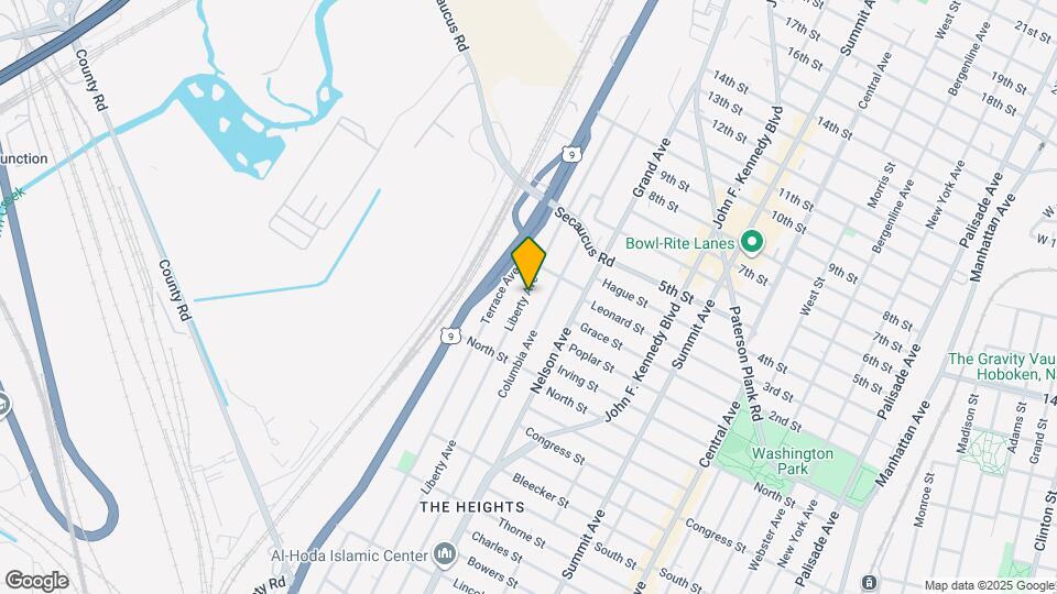 586 Liberty Ave Map and Location Details