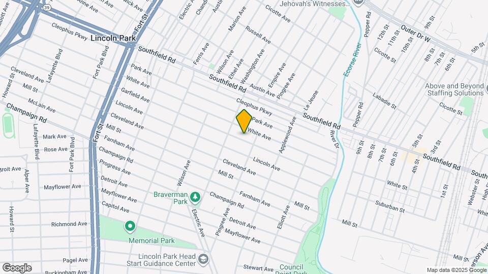 736 Garfield Ave Map and Location Details