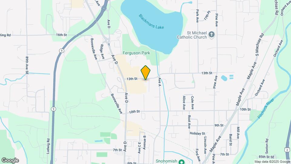 Woodlake Apartments Map and Location Details
