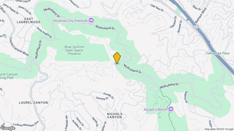 2880 Nichols Canyon Rd Map and Location Details