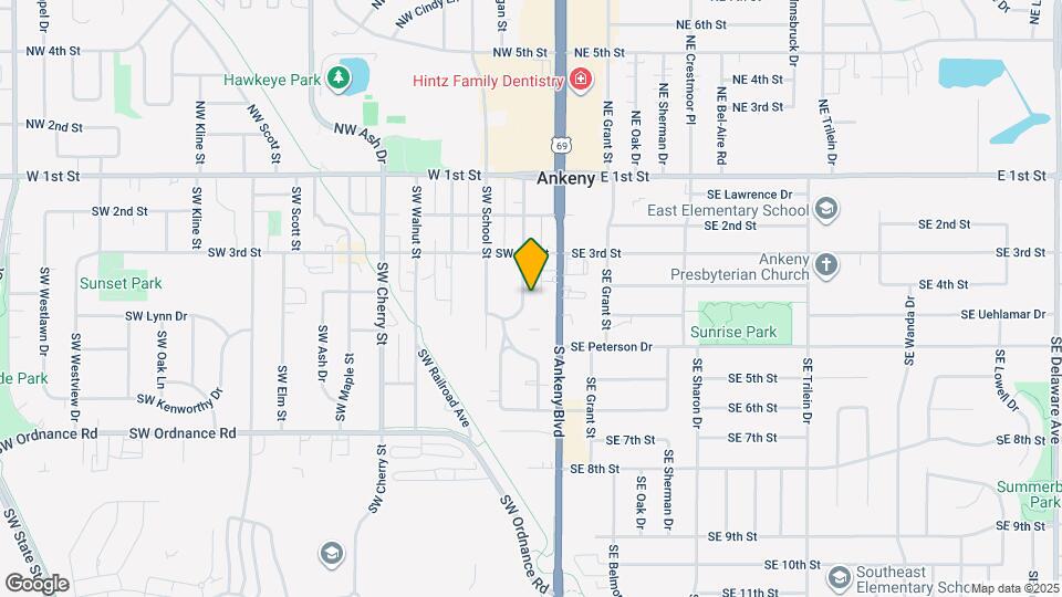 407 SW Logan St Map and Location Details