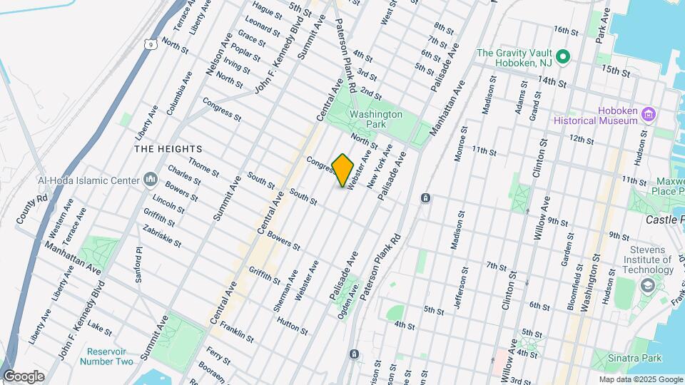 307 Webster Ave Map and Location Details