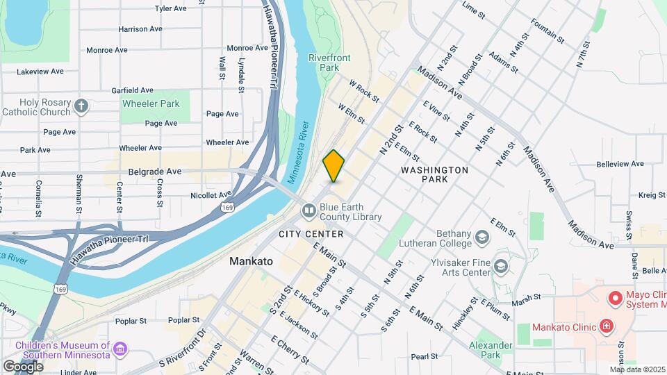 301 N Riverfront Dr Mapa y Detalles de la Ubicación