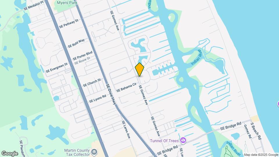 21682 SE Yacht Club Cir Map and Location Details