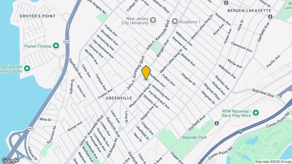205 Armstrong Ave Mapa y Detalles de la Ubicación