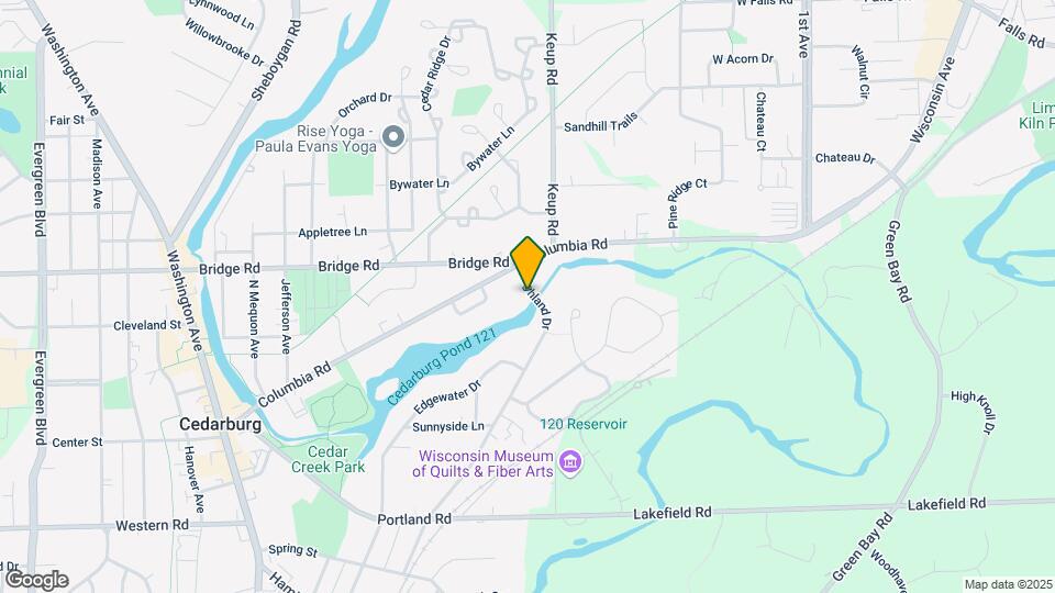 W52N677 Highland Dr, Unit Cedarburg duplex upper Map and Location Details