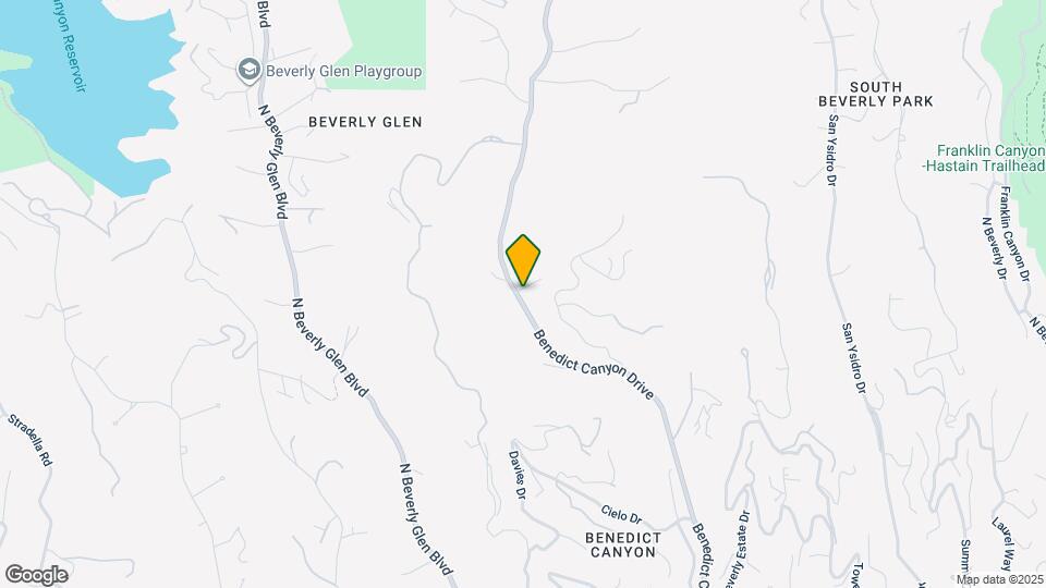 1712 Benedict Canyon Drive Map and Location Details