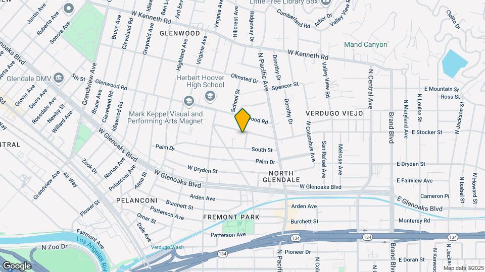 570 W Stocker St Map and Location Details