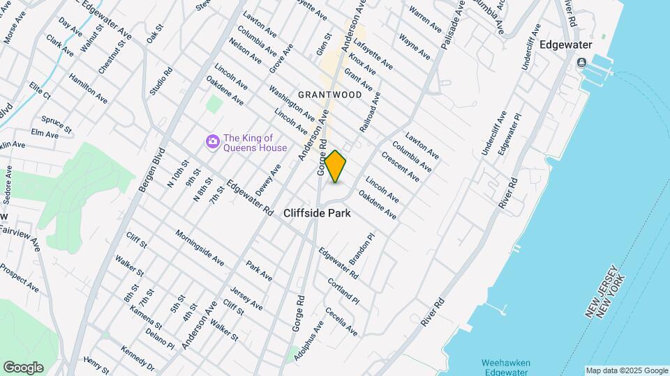 215 Riverview Ave Map and Location Details