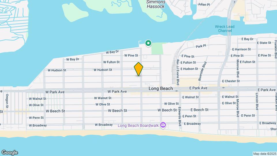 465 Magnolia Blvd Map and Location Details
