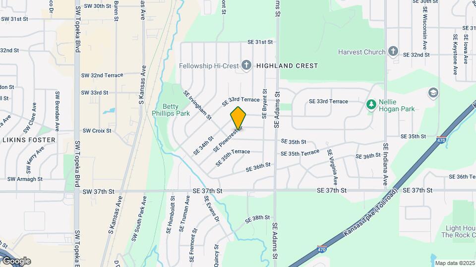 411 SE Pinecrest Dr Map and Location Details