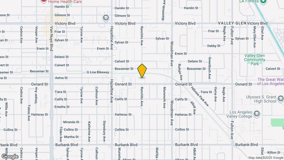 13855 Oxnard St Map and Location Details
