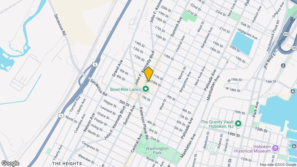 906 Summit Ave Map and Location Details