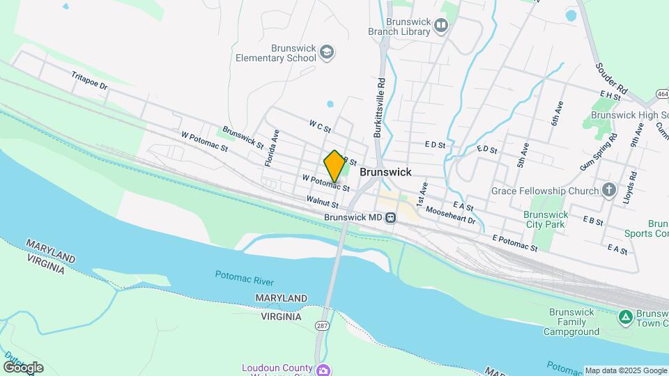 302 W Potomac St Map and Location Details