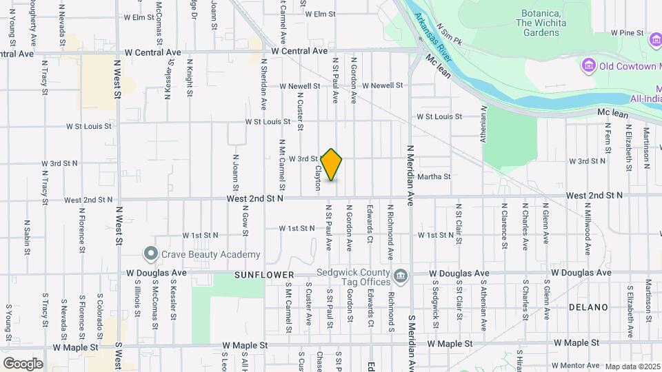 319 N St Paul St Map and Location Details