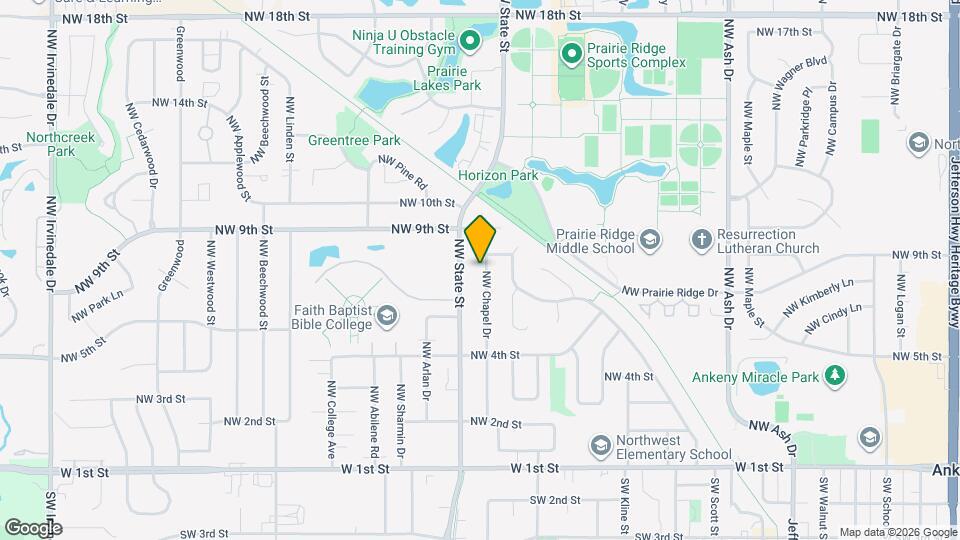 702 NW Chapel Dr Mapa y Detalles de la Ubicación