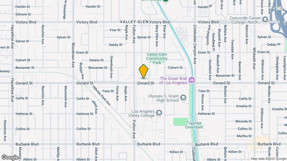 13227 Oxnard St Mapa y Detalles de la Ubicación