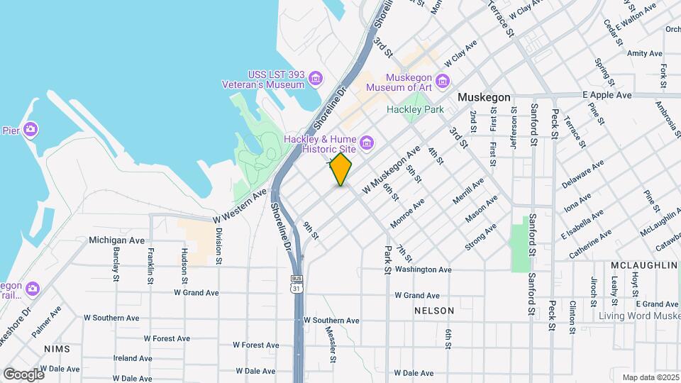 569 W Webster Ave Map and Location Details