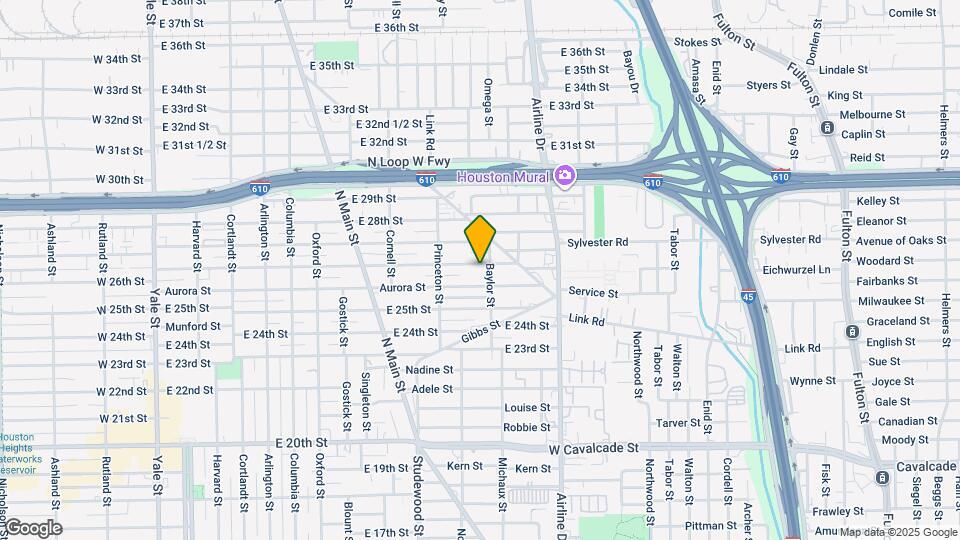 1026 E 26th St Map and Location Details