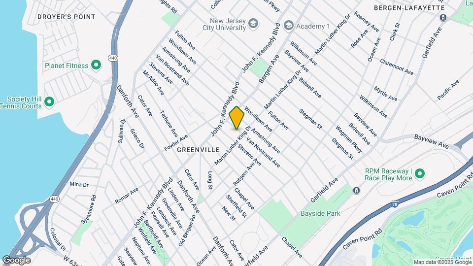 195 Van Nostrand Ave Map and Location Details