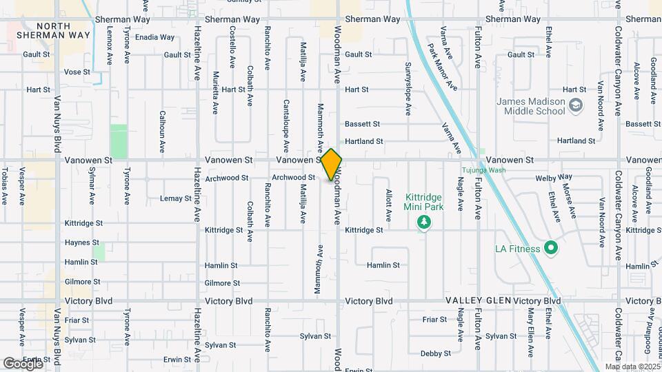 6711 Woodman Ave Mapa y Detalles de la Ubicación