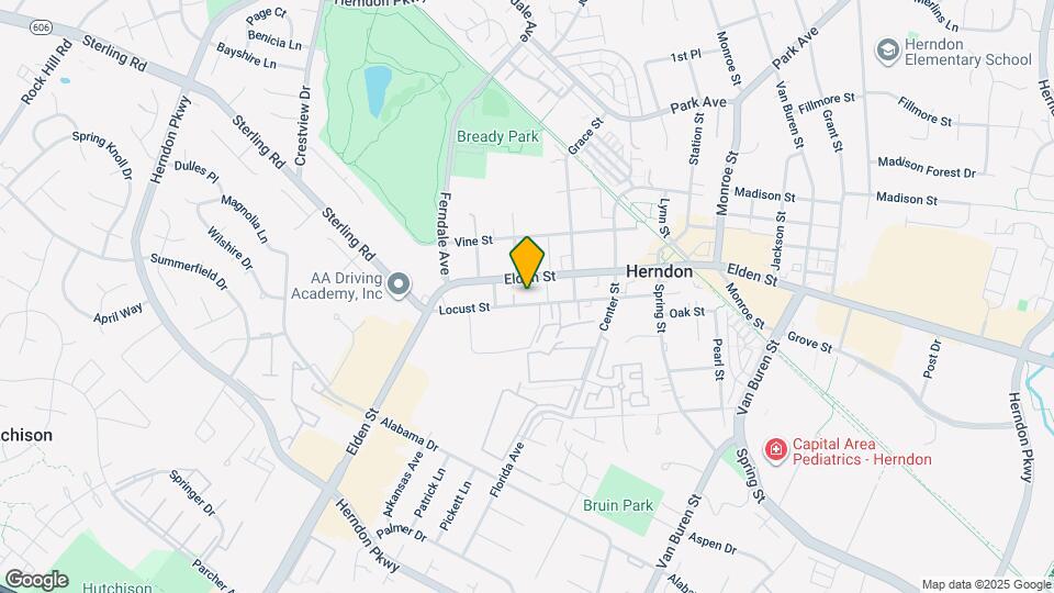 904 Locust St Map and Location Details