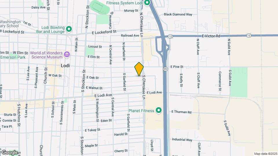 544 E Oak St Map and Location Details