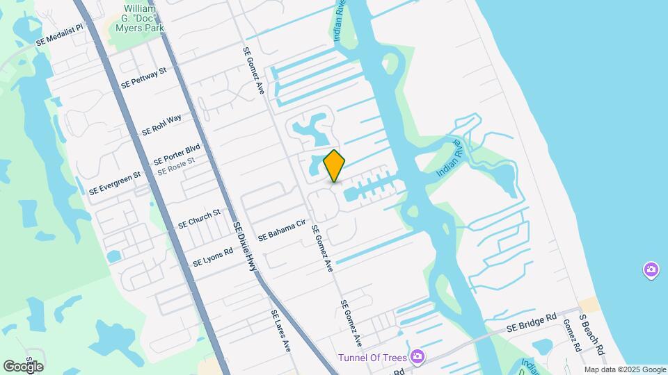 9165 SE Yacht Club Cir Map and Location Details