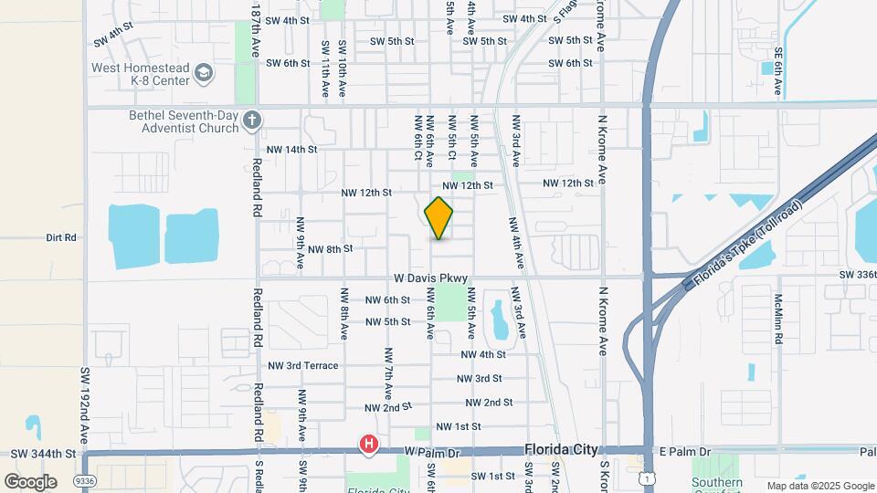 558 NW 7th St Map and Location Details