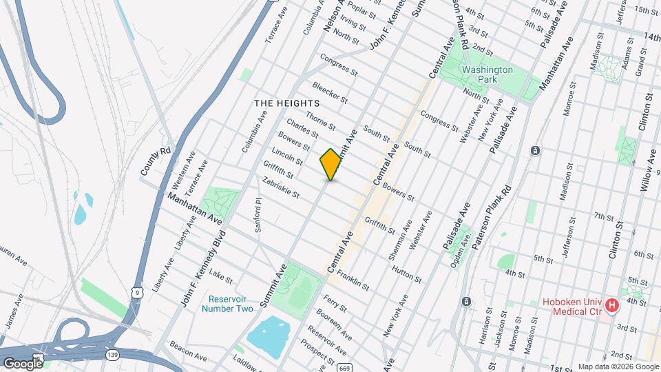 972 Summit Ave Map and Location Details