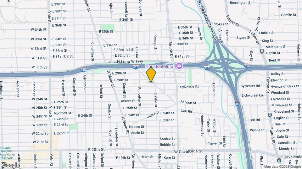 1013 E 27th St Map and Location Details