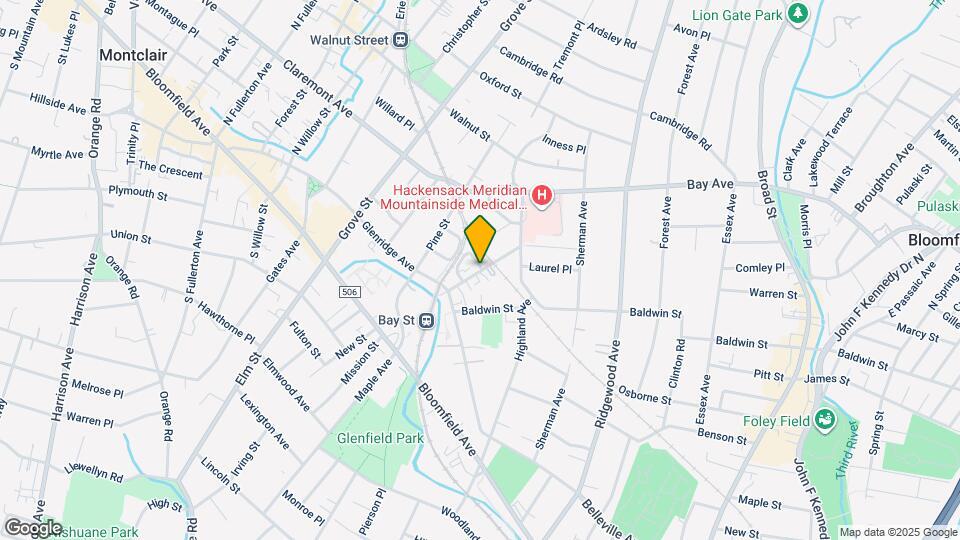 88 Bay St Map and Location Details