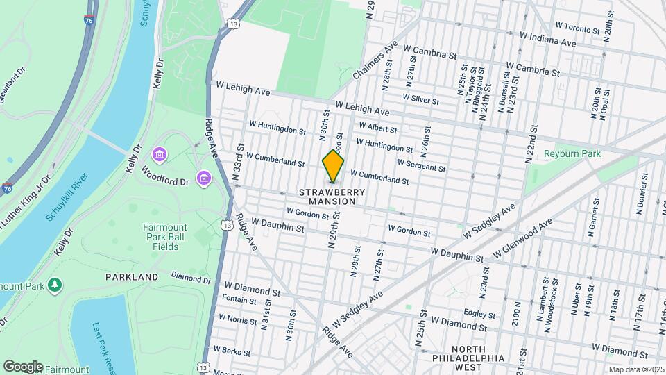 2427 N Hollywood St Map and Location Details