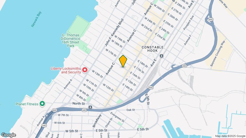 18 W 16th St Map and Location Details