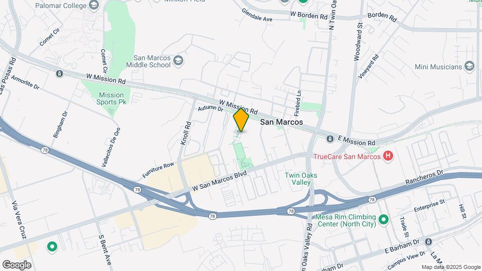 225 Chinaberry Ln Mapa y Detalles de la Ubicación