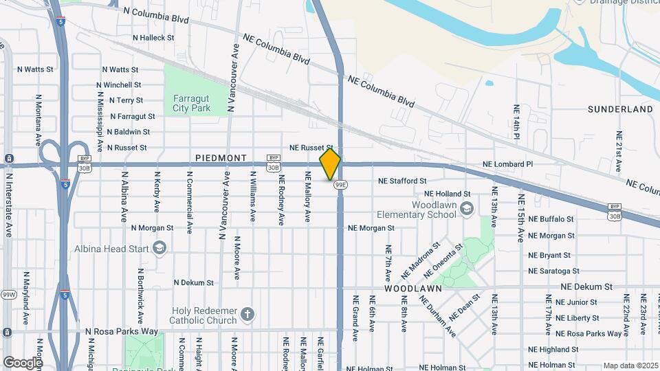 326 NE Stafford St Map and Location Details