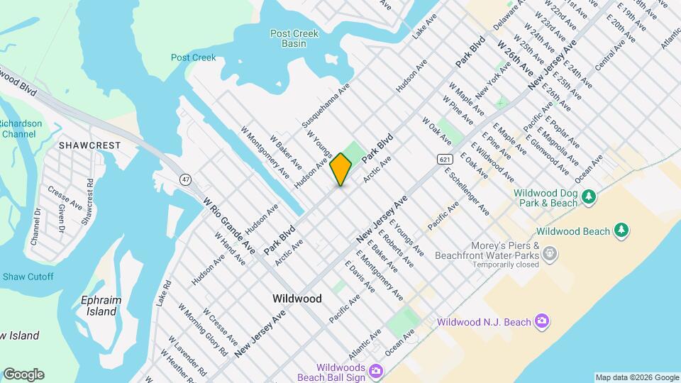 206 W Roberts Ave, Unit 1st floor Map and Location Details